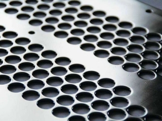 QM chuyên nhận gia công đục lỗ sài gòn